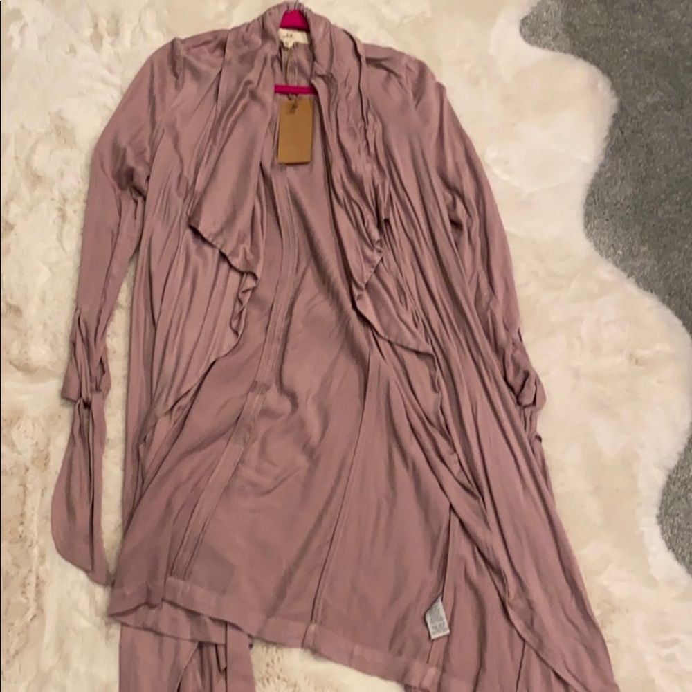 Belted long sleeve sweater with tie sleeve detail